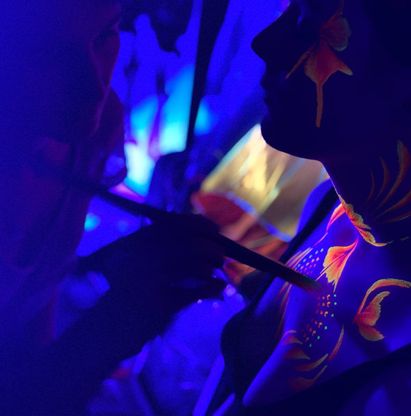 Package👩🏻‍🎤"Glow Up" UV Party